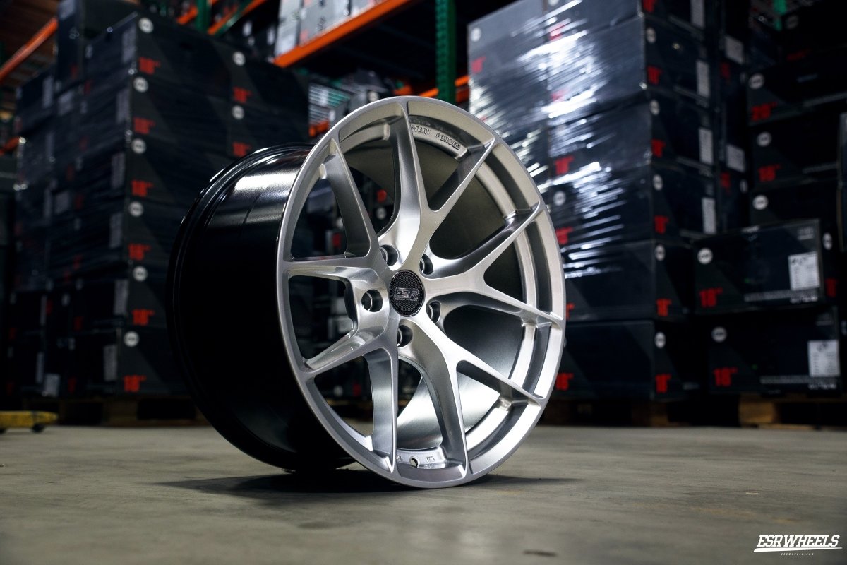 ESR Wheels RF2 Hyper Silver - JDMuscleWheels88550030 RF2HS18x8.5 5x100 +30 73.1