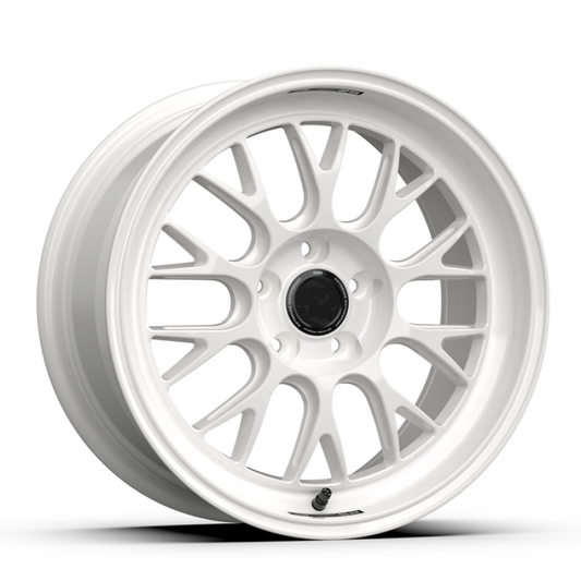 fifteen52 Holeshot RSR 18x9.5 5x114.3 38mm ET 73.1mm Center Bore Rally White