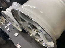 Rays Nismo LMGT4 40TH Limited White / Rim Dc [Universal]