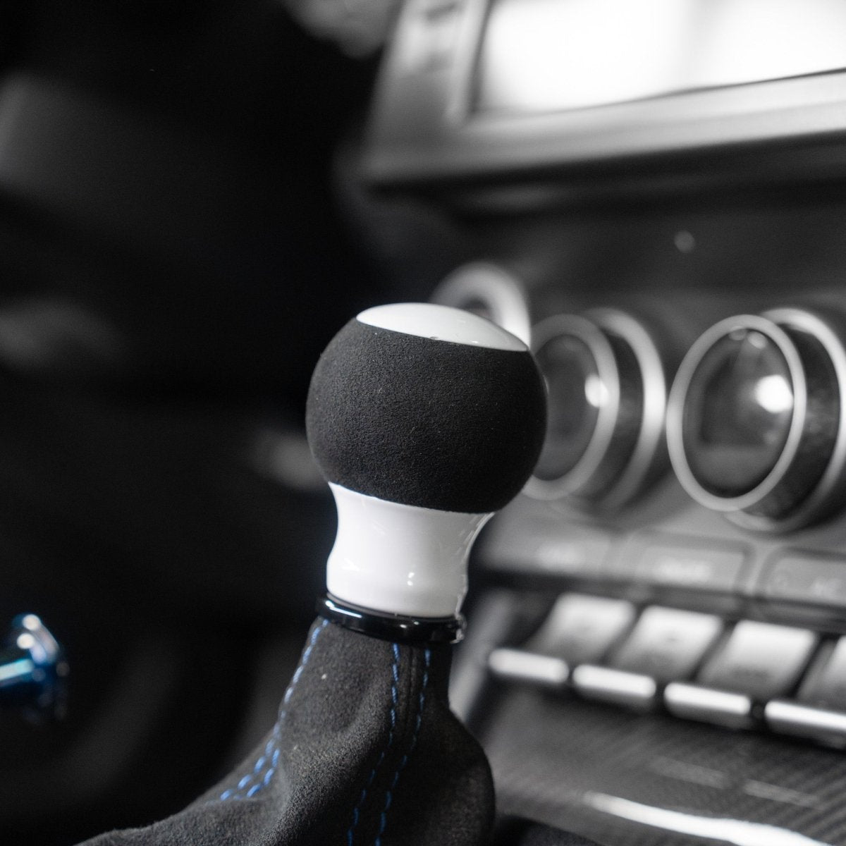 Billetworkz "Fusion" Automatic Shifter - BRZ / FR-S / 86 2013-2021 - JDMuscleShift KnobsBW-KNB-BRZA-NO-GWHT-FUAGloss WhiteAlcantara