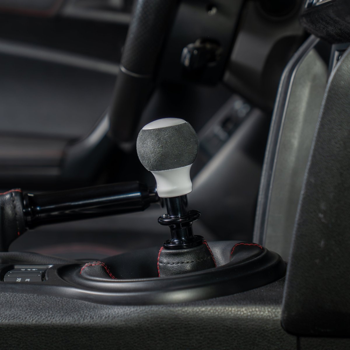 Billetworkz “Fusion” Weighted Shift Knob - BRZ / FR - S / 86 2013 - 2021 (6 - Speed) - JDMuscleShift KnobBW-KNB-BRZ1-NO-GWHT-FUAGloss WhiteAlcantaraNo Shift Pattern