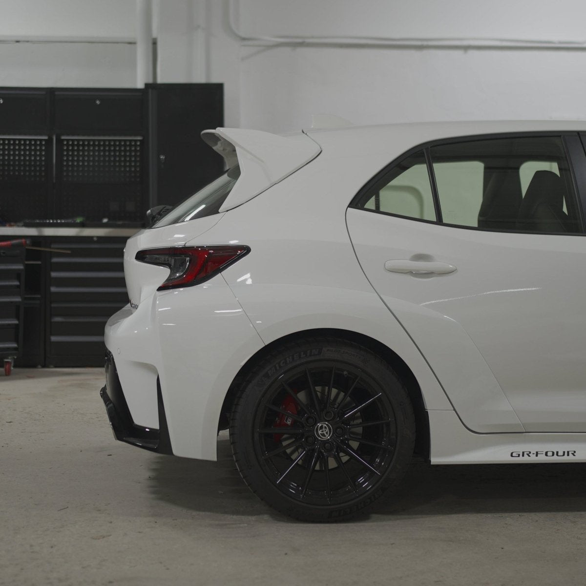 JDMuscle [23+ GR Corolla, 19+ Corolla Hatch] Spec C Spoiler - Paint Matched/Gloss Black/Carbon Fiber - JDMuscleSpoilers and WingsJDM-E210-SP-C040CFIce Cap 040Two Tone(Carbon Fiber Blade+Painted Sides)