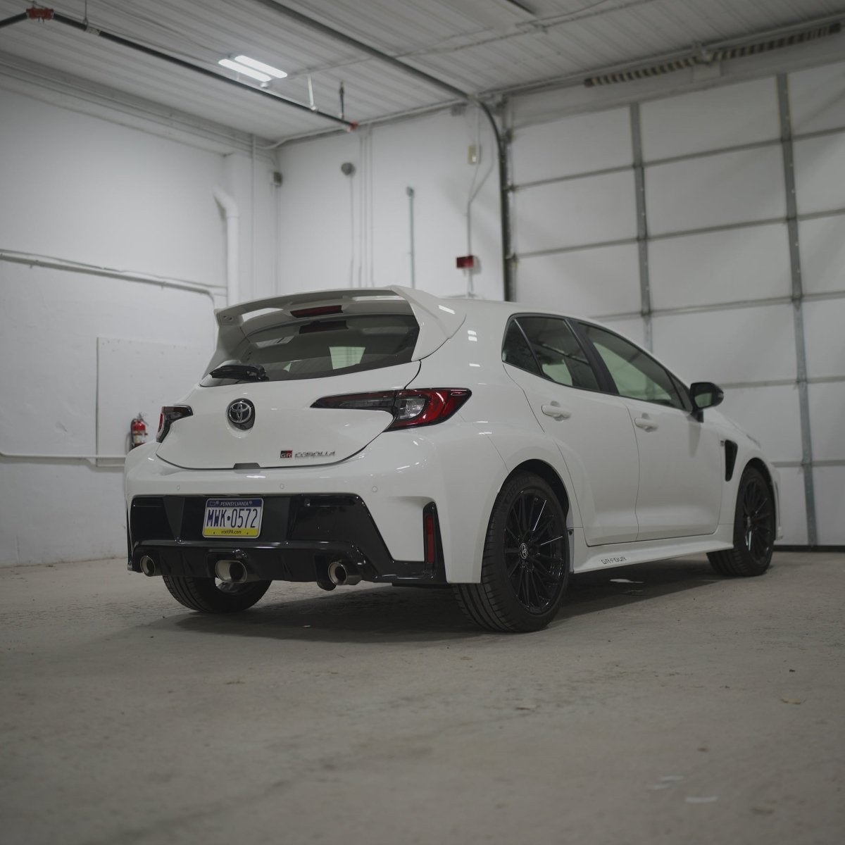 JDMuscle [23+ GR Corolla, 19+ Corolla Hatch] Spec C Spoiler - Paint Matched/Gloss Black/Carbon Fiber - JDMuscleSpoilers and WingsJDM-E210-SP-C040CFIce Cap 040Two Tone(Carbon Fiber Blade+Painted Sides)