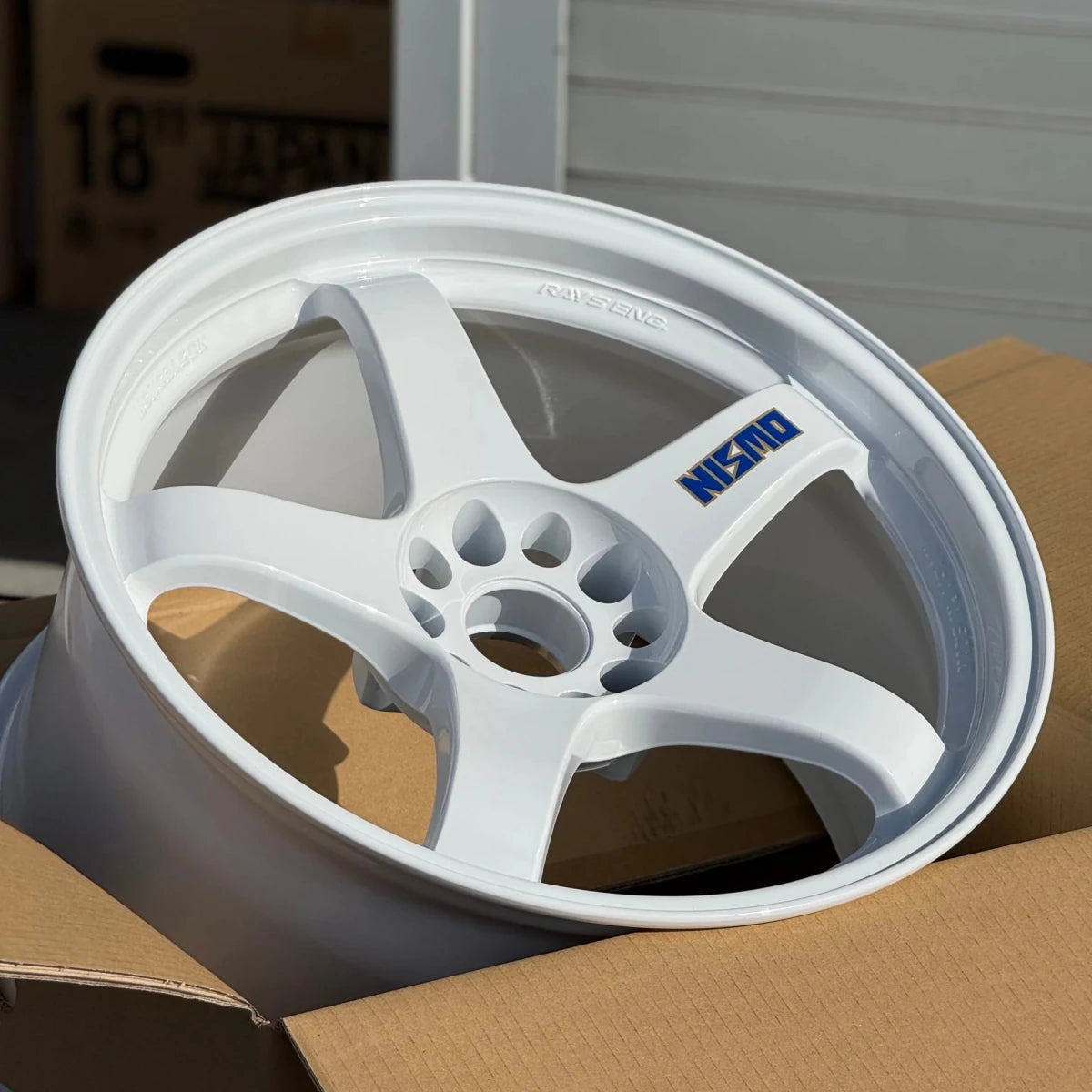 Rays Nismo LMGT4 40TH Limited White [Universal] - JDMuscleWheelsWRMX12EW18X9.55x114.3'+12mm
