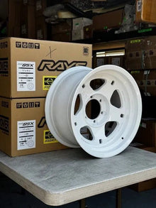 Rays Rays 05X Dash White [Universal] - JDMuscleWheelsWO5P-10KDW17X8.56x139.7' - 10mm