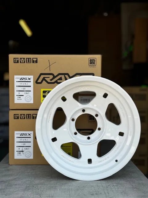 Rays Rays 05X Dash White [Universal] - JDMuscleWheelsWO5U20KDW18X86x139.7'+20mm