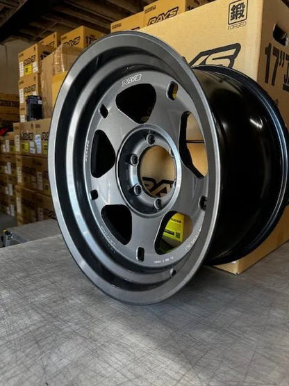 Rays Rays 05X Gunmetal [Universal] - JDMuscleWheelsWO5Q-20KG17X96x139.7' - 20mm