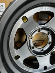 Rays Rays 05X Gunmetal [Universal] - JDMuscleWheelsWO5Q-20KG17X96x139.7' - 20mm