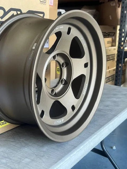 Rays Rays 05X Matte Gunbronze [Universal] - JDMuscleWheelsWO5V10KMZ18X8.56x139.7'+10mm