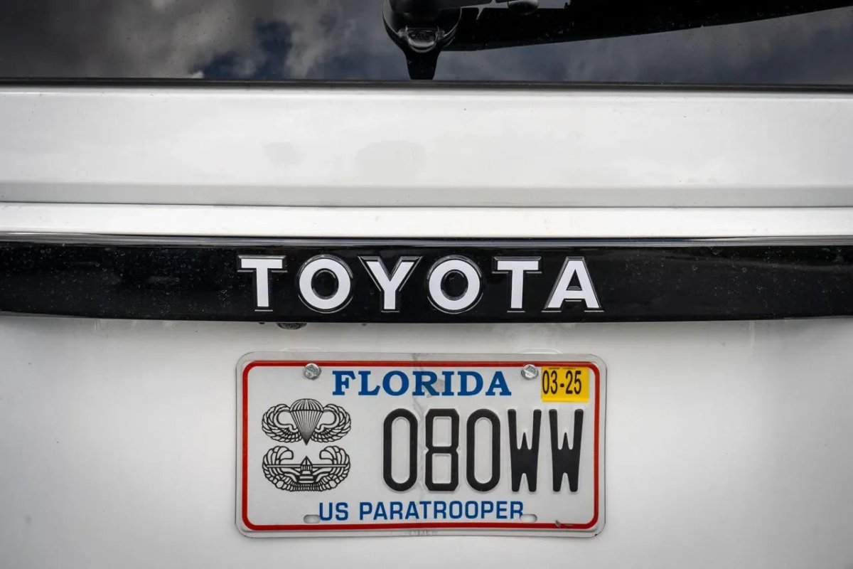 "TOYOTA" Rear Tailgate Emblem Overlays - 2024+ Land Cruiser - JDMuscleEmblems24LC250-RT-TOYOTA-WHWhite