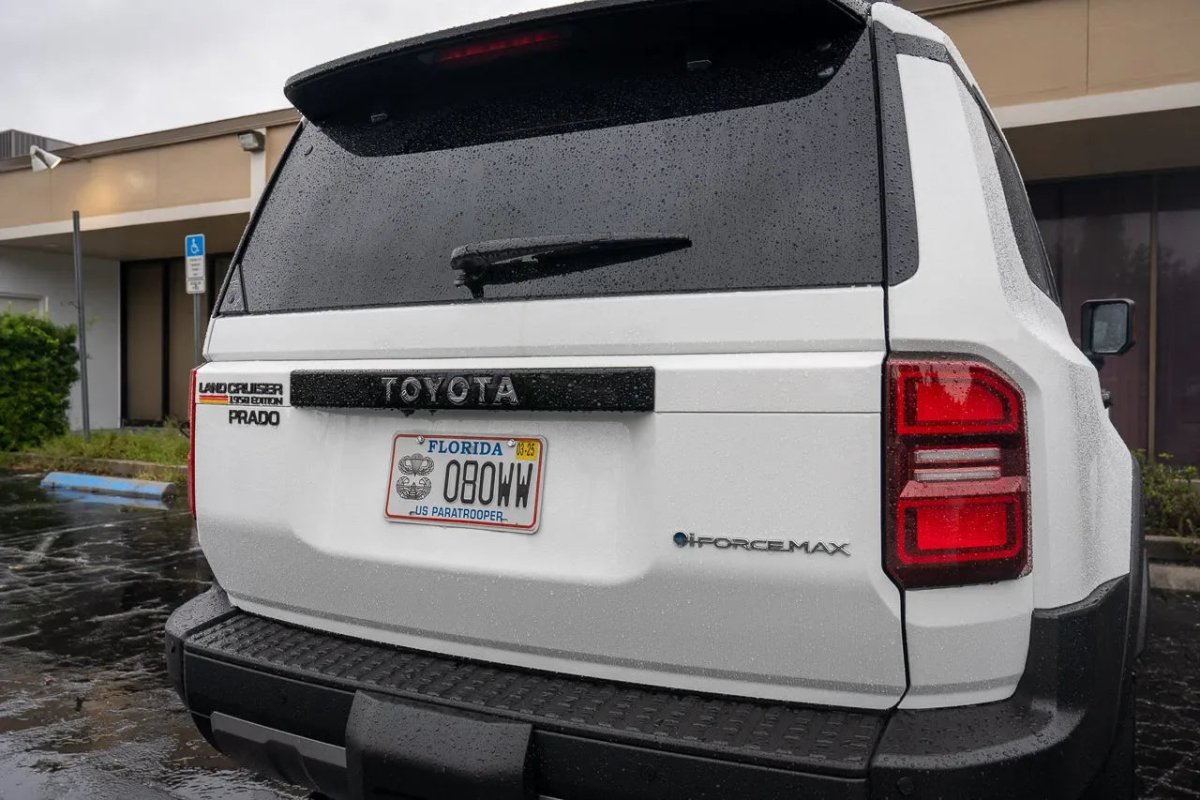 "TOYOTA" Topo Rear Tailgate Emblem Overlays - 2024+ Land Cruiser - JDMuscleEmblems24LC250-RT-TOYOTA-TPWHWhite Lines