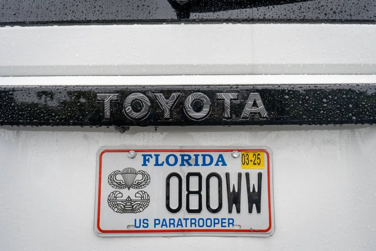 "TOYOTA" Topo Rear Tailgate Emblem Overlays - 2024+ Land Cruiser - JDMuscleEmblems24LC250-RT-TOYOTA-TPWHWhite Lines