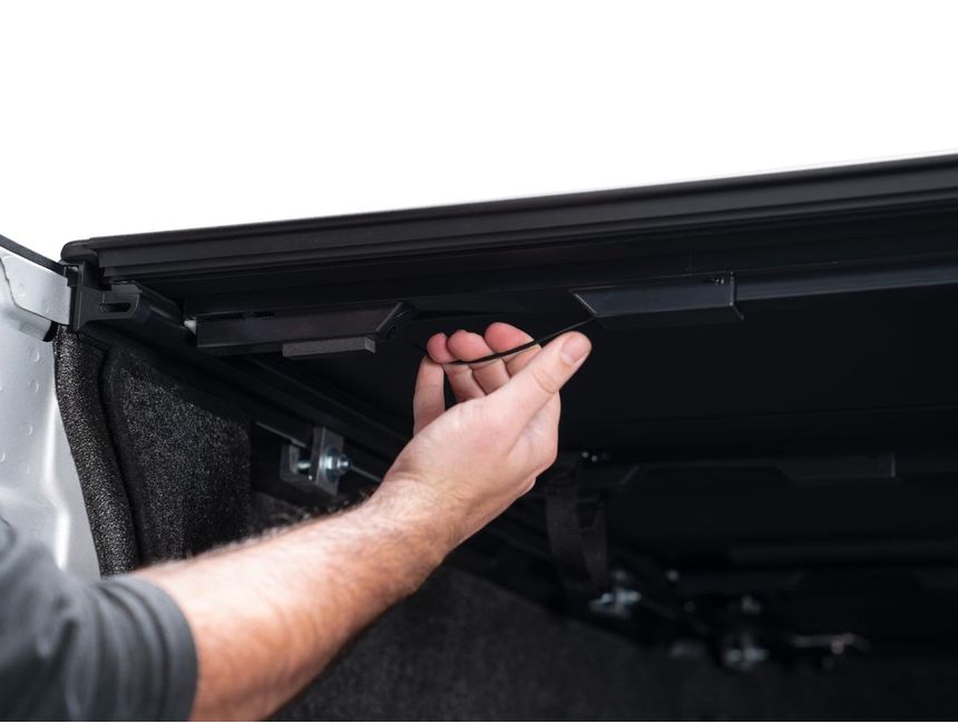 BAK 07 - 21 Tundra 5.5ft Bed BAKFlip MX4 Bed Cover | 448440 - JDMuscleDress Up Hardwaresbak448440