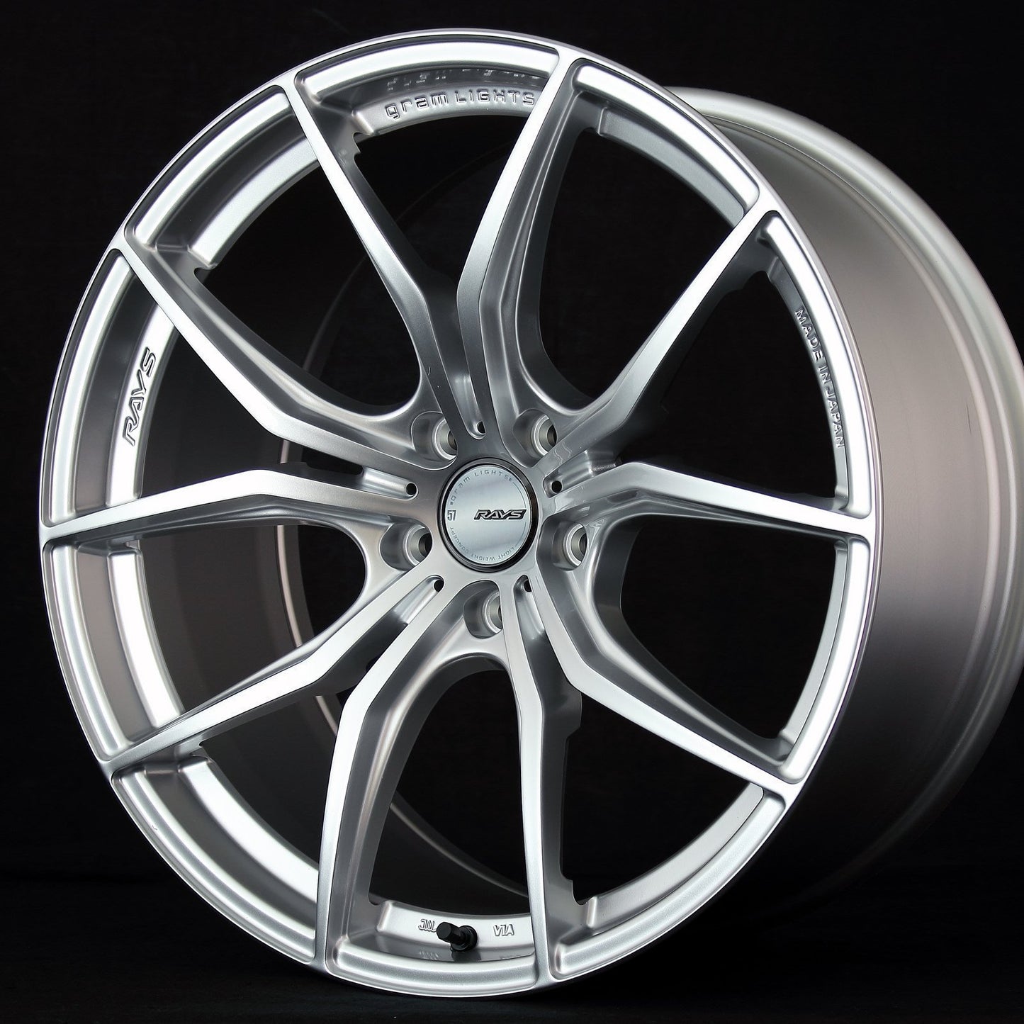 Gram Lights 57FXX 18x7.5 +40 5x100 - Sunlight Silver Wheel - Universal (WGFXT40DS)-glWGFXT40DS-WGFXT40DS-Wheels-Gram Lights-JDMuscle