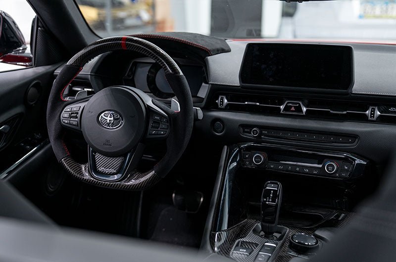 OLM CARBON PRO STEERING WHEEL CARBON FIBER AND ALCANTARA WITH RED STRIPE 2020-21 Toyota A90 Supra | OLMA.70223.1 - JDMuscleSteering WheelsOLMA.70223.1