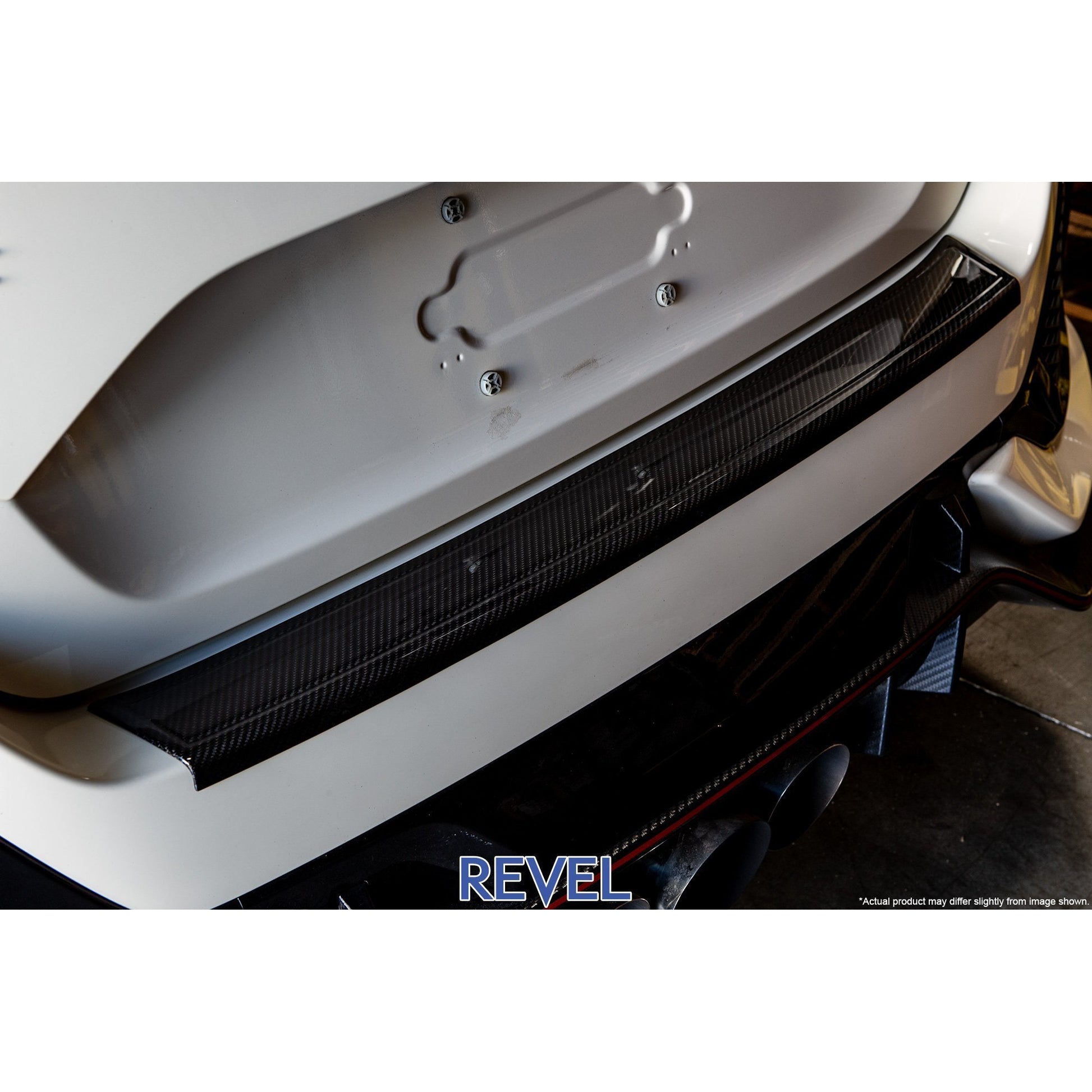 Revel GT Dry Carbon Rear Bumper Applique 17-18 Honda Civic Type-R & Hatchback - 1 Piece | 1TR4GT0AH11